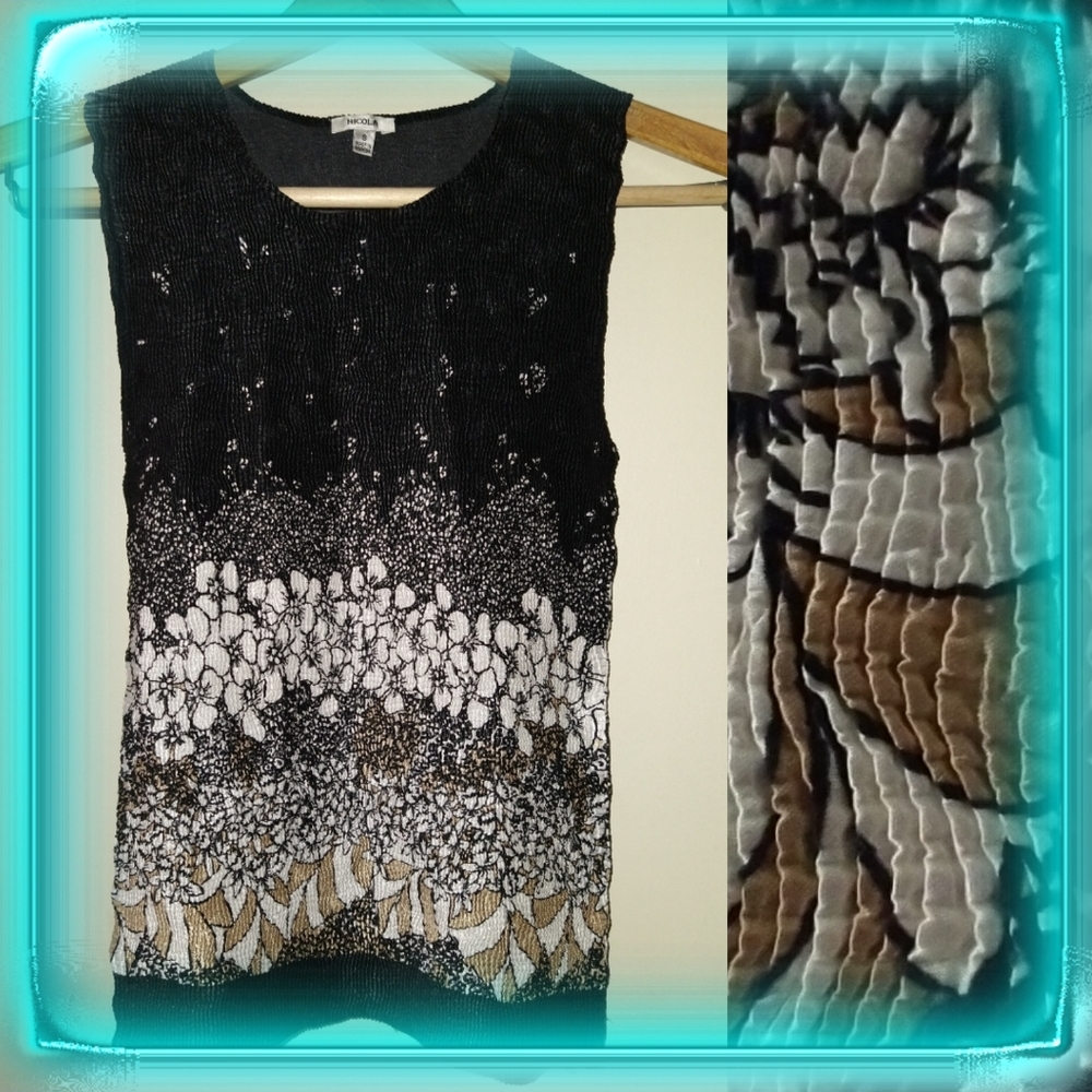 Nicole kissing blouse textured stretch black print